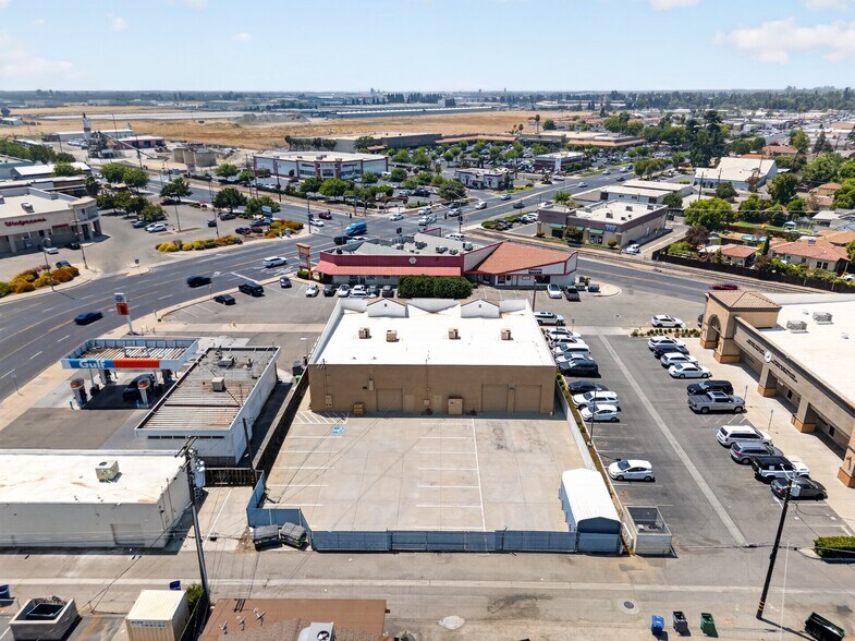 More Photos Of 113 N R St, Madera Land For Sale