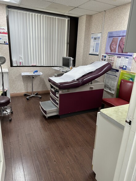 More Photos Of 4940 Van Nuys Blvd, Sherman Oaks Medical For Lease