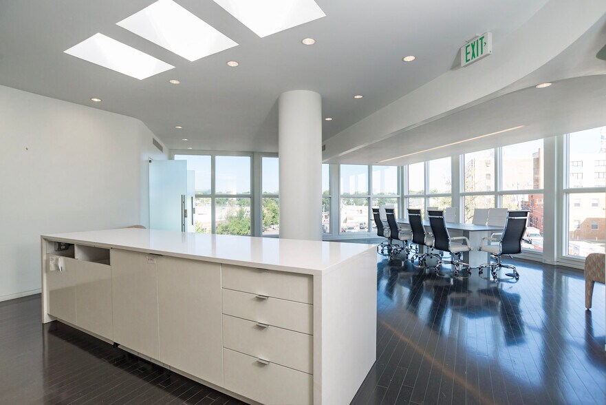 More Photos Of 4049 Pennsylvania Ave, Kansas City Office Residential For Lease