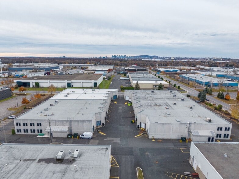 More Photos Of 2156-2168 Rue de la Province, Longueuil Light Distribution For Lease