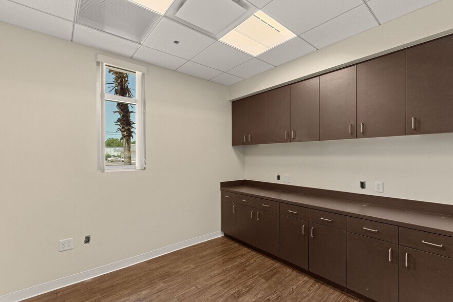More Photos Of 45 Eglin Pky, Fort Walton Beach Medical For Lease