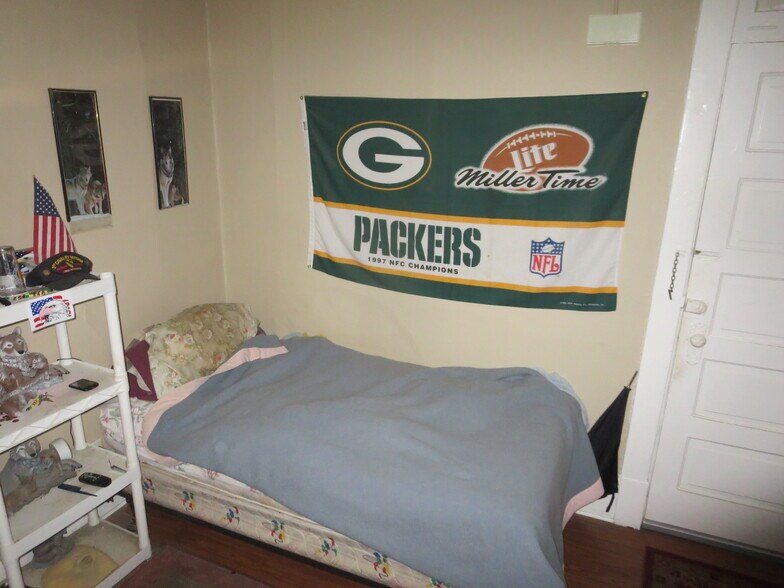 More Photos Of 114-116 E Main St, Little Chute Storefront For Sale