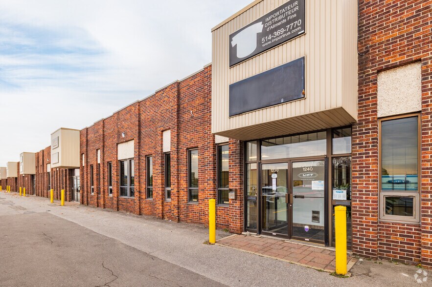 More Photos Of 1100-1240 Rue Beaulac, Montréal Showroom For Lease