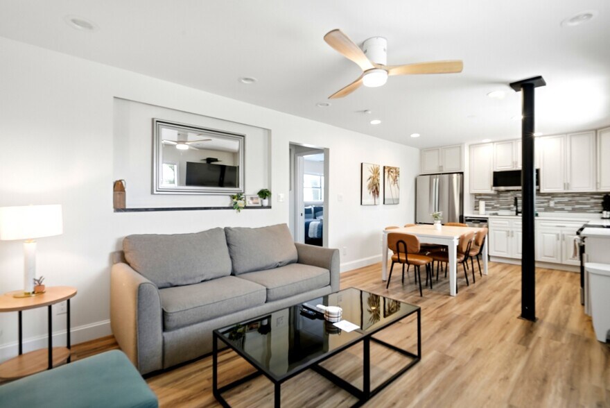 More Photos Of 11965 Gulf Blvd, Treasure Island Hotel For Sale