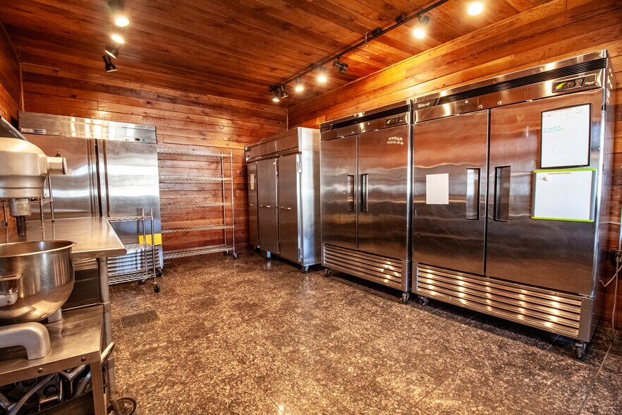 More Photos Of 423 S Cascade, Fergus Falls Freestanding For Sale