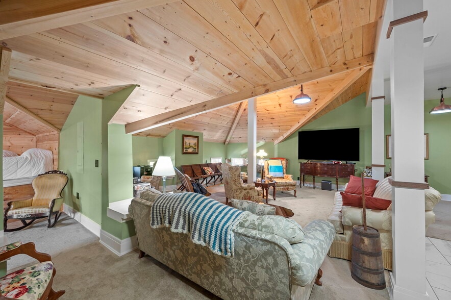 More Photos Of 403 E Adams St, Sandusky Hospitality For Sale