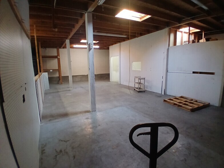 More Photos Of 1595 W Foothill Blvd, Upland Freestanding For Lease