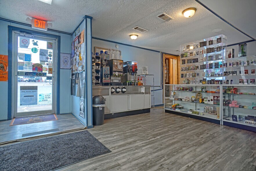 More Photos Of 10 Camp St, Dover Storefront For Sale