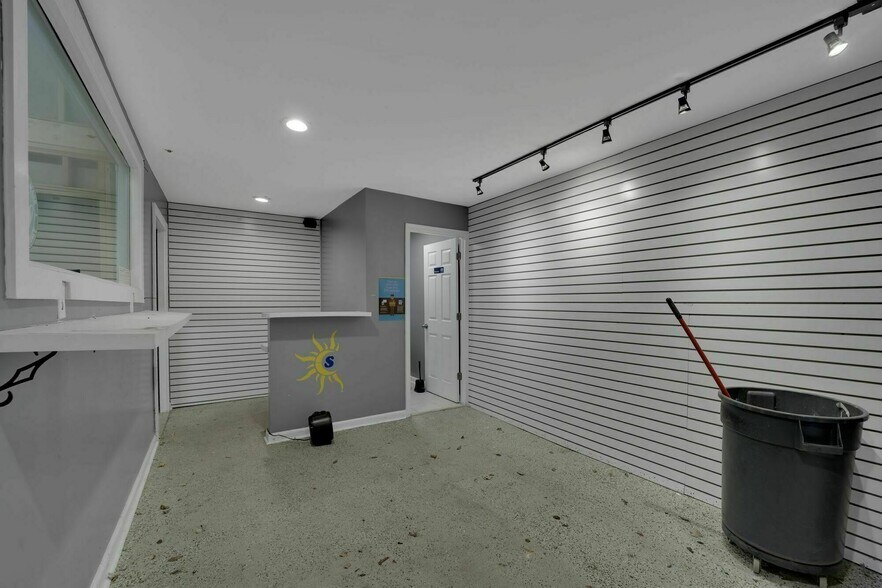 More Photos Of 6625 Grove Ave, Windsor Mill Carwash For Lease