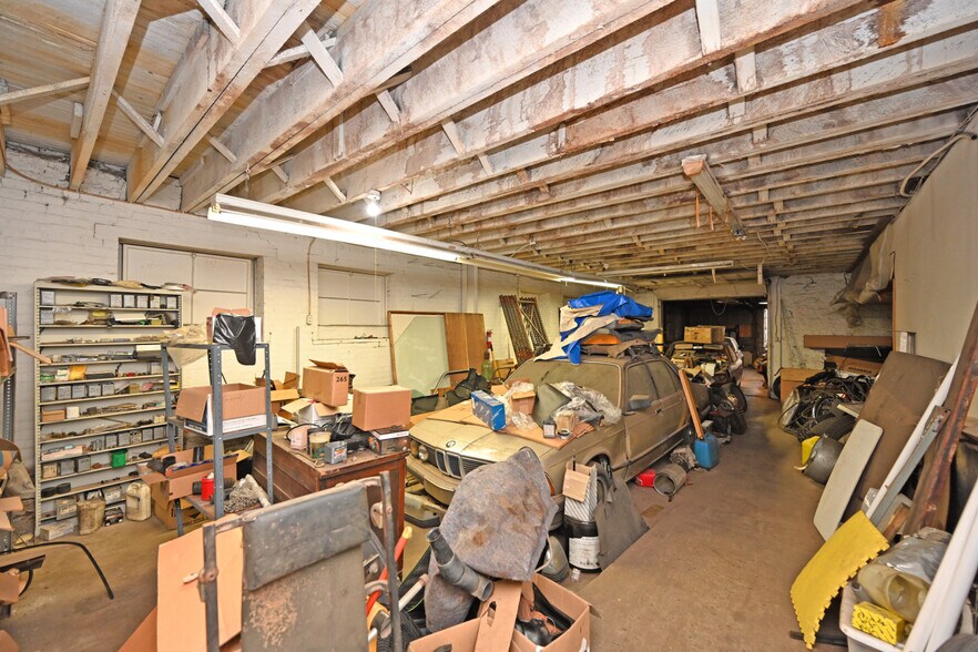 More Photos Of 2025 Dunlap St, Cincinnati Light Manufacturing For Sale