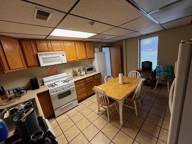 More Photos Of 2488 Williams Hwy, Williamstown Distribution For Sale