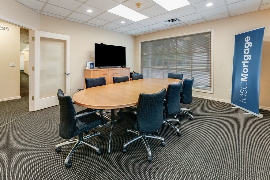 More Photos Of 8660 S Tamiami Trl, Sarasota Office For Sale