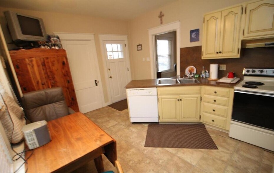 More Photos Of 219 E Lancaster Ave, Shillington Office For Sale