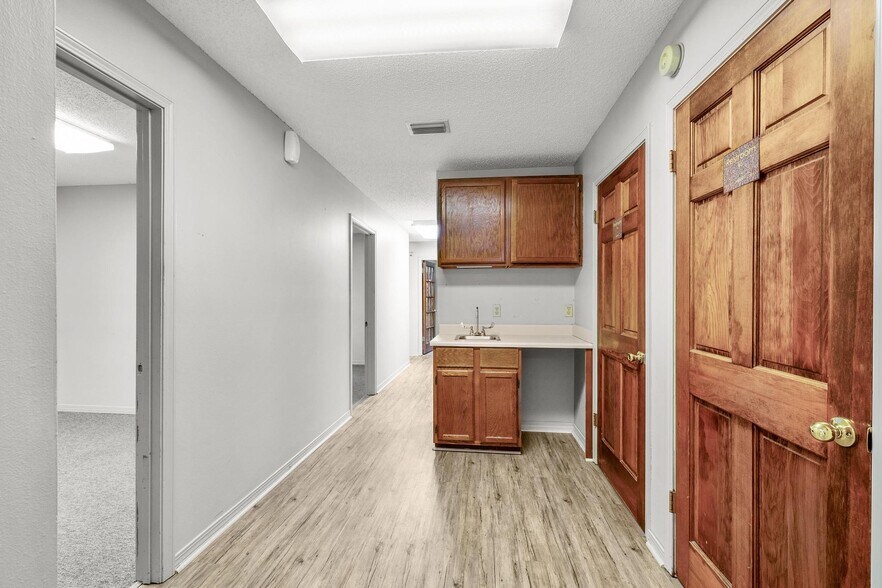 More Photos Of 8800 University Pky, Pensacola Medical For Sale