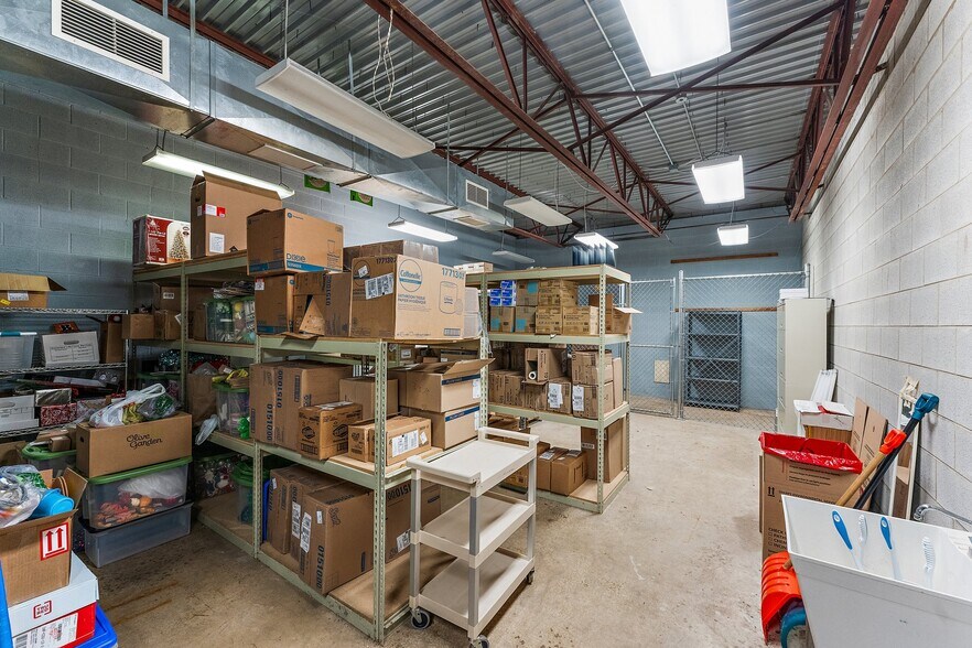 More Photos Of 1550 S Woodland Ave, Michigan City Medical For Sale