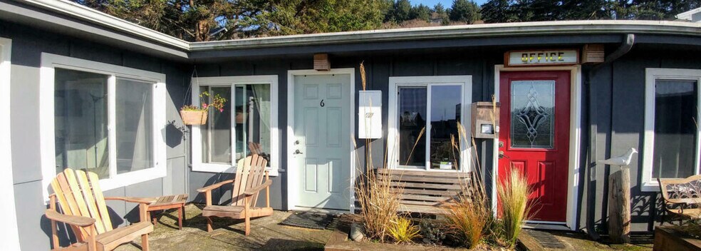 More Photos Of 640 Highway 101 N, Yachats Hotel For Sale