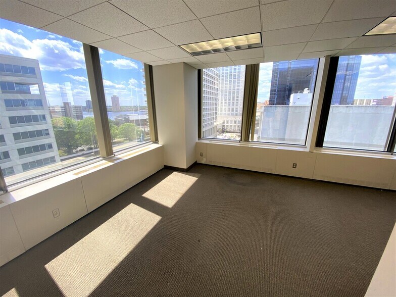 More Photos Of 500 E Main St, Norfolk Office Residential For Lease