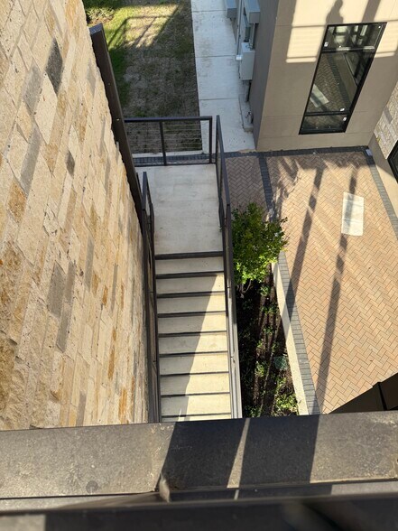 More Photos Of 15301 Ronald Reagan Blvd, Leander Office Residential For Sale