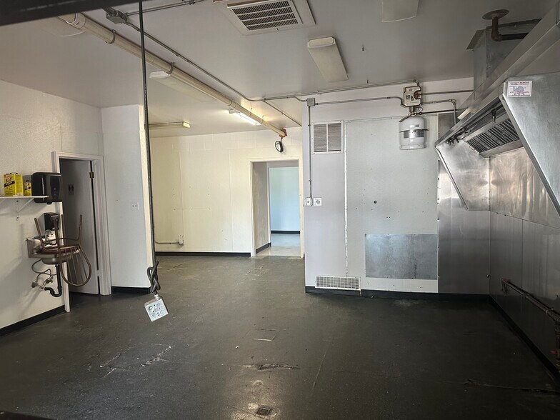 More Photos Of 510-520 Greenwood St, Junction City Restaurant For Sale