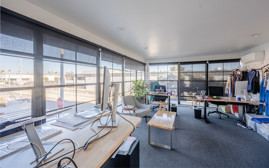 More Photos Of 1560 12th St, Santa Monica Loft Creative Space For Sale