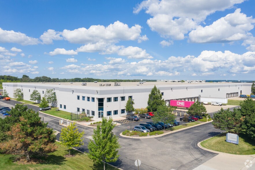 More Photos Of 2450-2520 Northwest Pky, Elgin Manufacturing For Lease