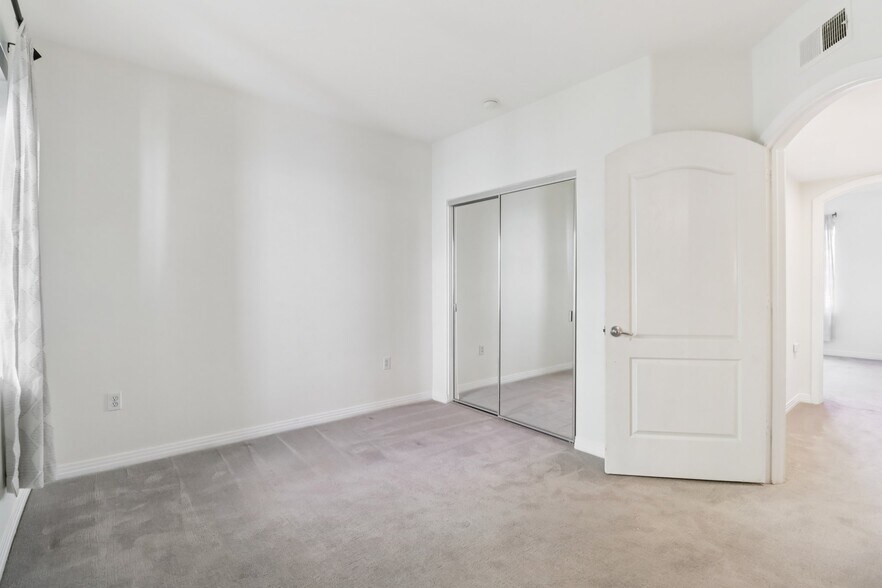 More Photos Of 1501 India St, San Diego Apartments For Sale