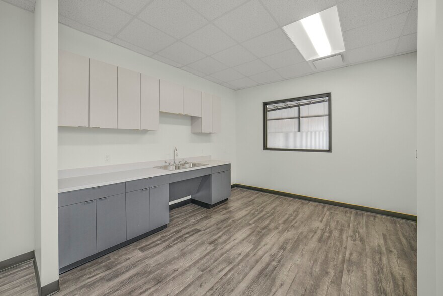 More Photos Of 1800 Meadow Edge Ln, Spring Unknown For Lease