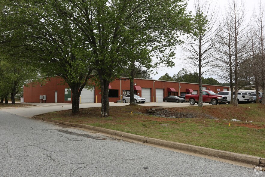 More Photos Of 4000 Fambrough Dr, Powder Springs Warehouse For Lease