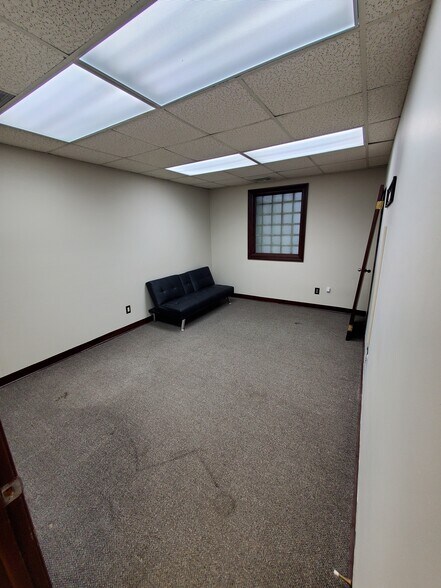 More Photos Of 2631 Merrick Rd, Bellmore Office For Lease