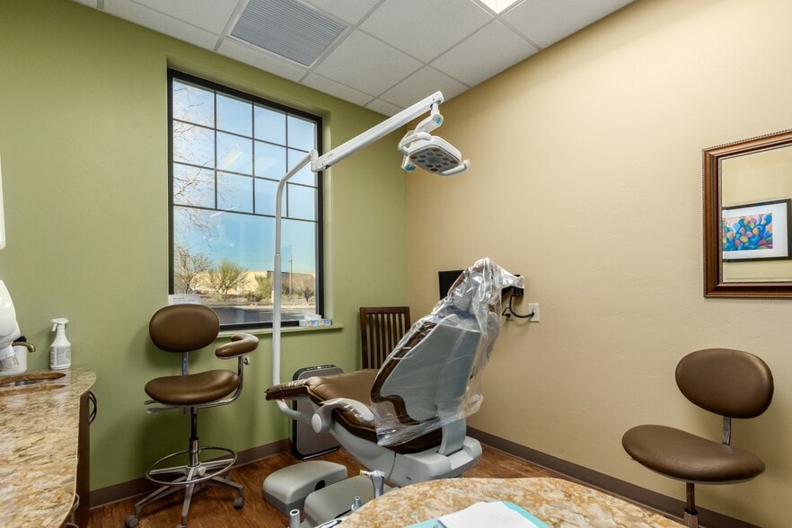 More Photos Of 261 W Duval Rd, Green Valley Medical For Sale