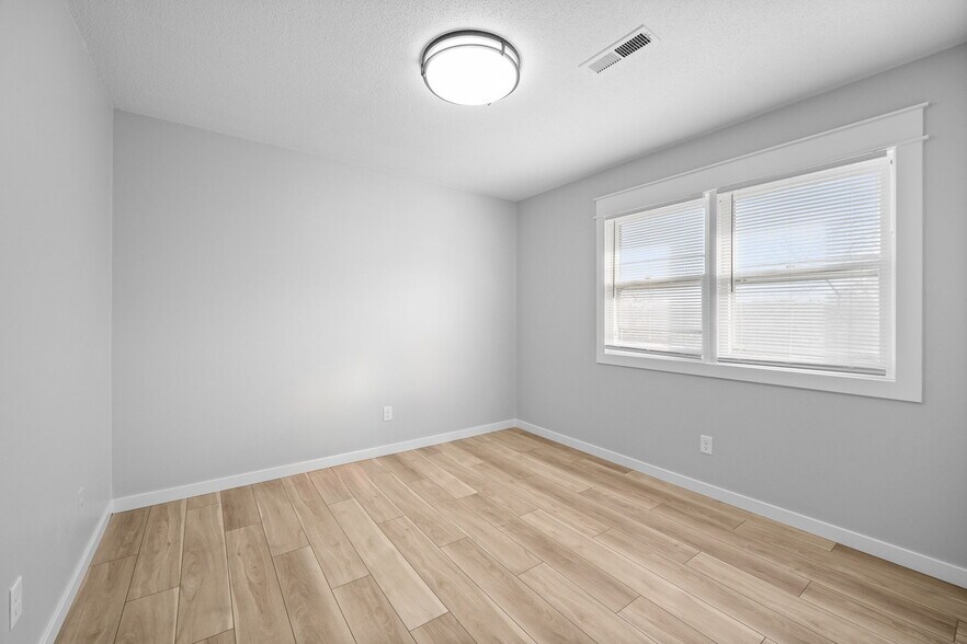 More Photos Of 2411 Welbeck Rd, Des Moines Apartments For Sale