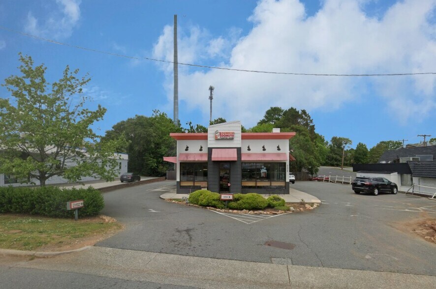 More Photos Of 3475 Robinhood Rd, Winston-Salem General Retail For Lease