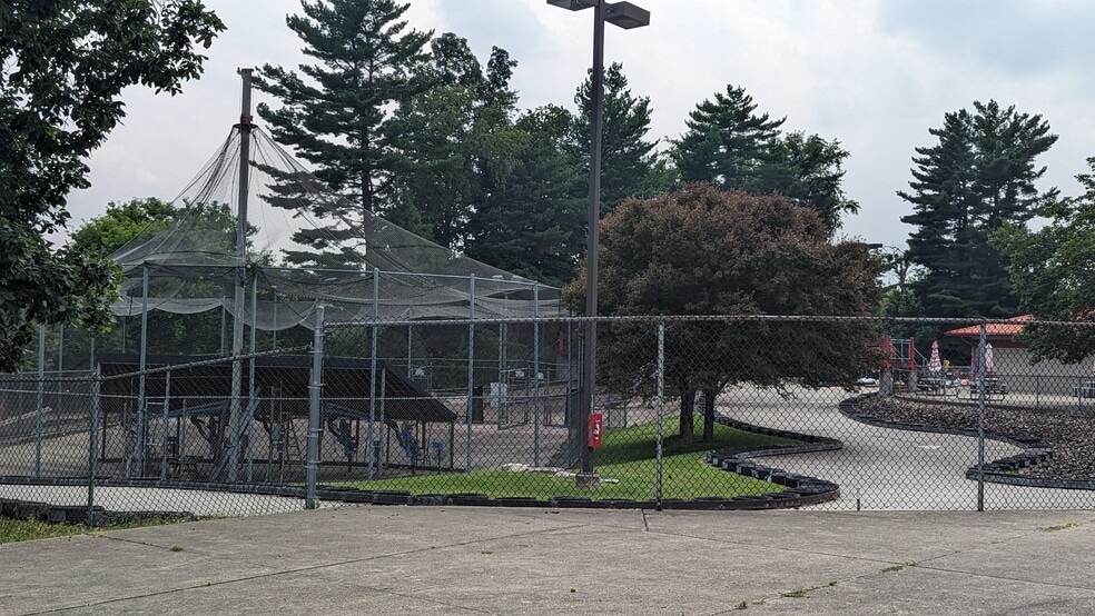 More Photos Of 192 E Main St, Lexington Restaurant For Sale