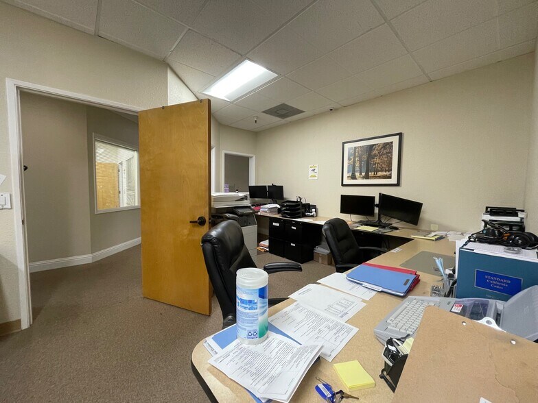 More Photos Of 190 S Orchard Ave, Vacaville Office For Lease