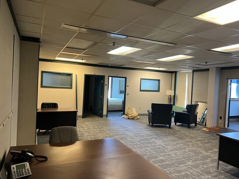 More Photos Of 136 Center St, Old Town Office For Sale
