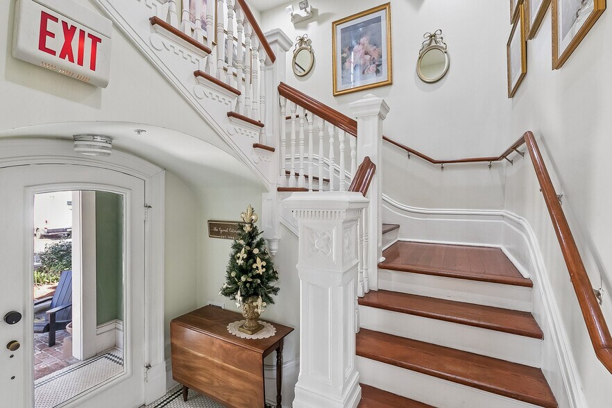 More Photos Of 2727 Saint Charles Ave, New Orleans General Retail For Sale