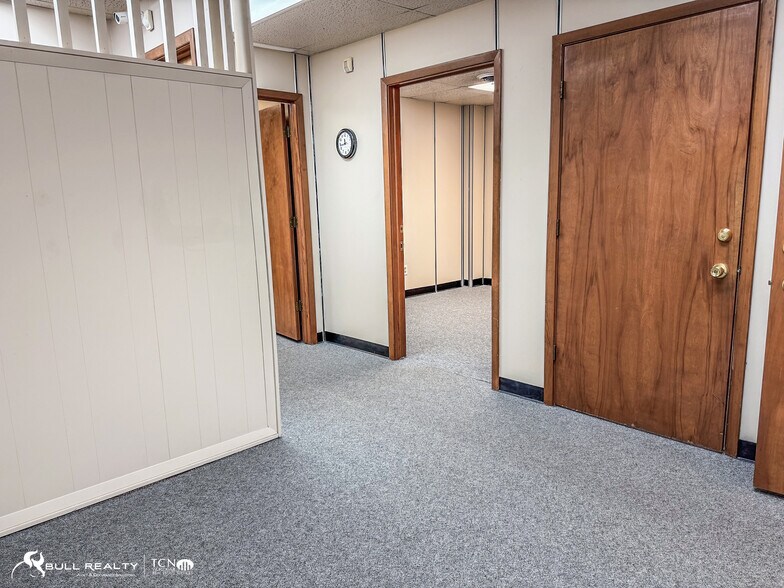 More Photos Of 2560 E Wesley Chapel Way, Decatur Office For Sale