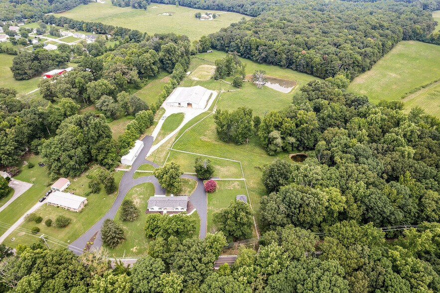 More Photos Of 1499 W Whitehall Rd, Cookeville Light Distribution For Sale