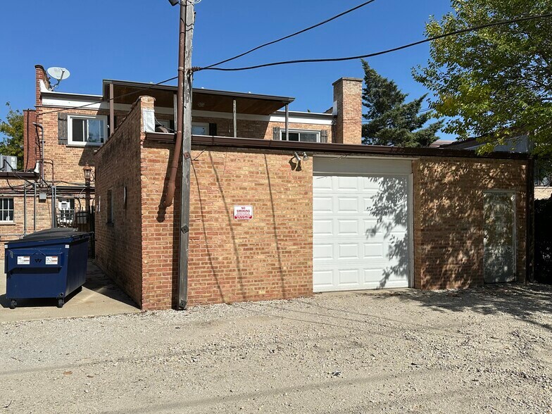 More Photos Of 220-230 Hicks Pl, Palatine Storefront Retail Residential For Sale