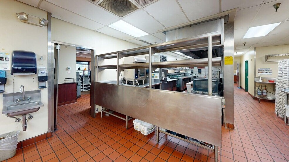 More Photos Of 2010 Overland Ave, Billings Restaurant For Sale