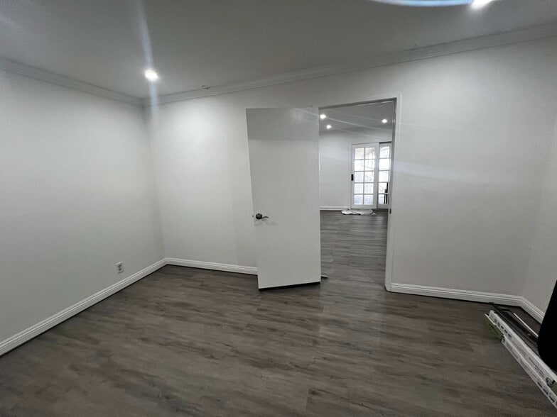 More Photos Of 18582 Beach Blvd, Huntington Beach Unknown For Lease