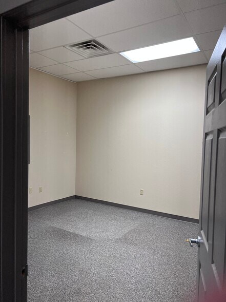 More Photos Of 3128 N 1st St, Abilene General Retail For Lease