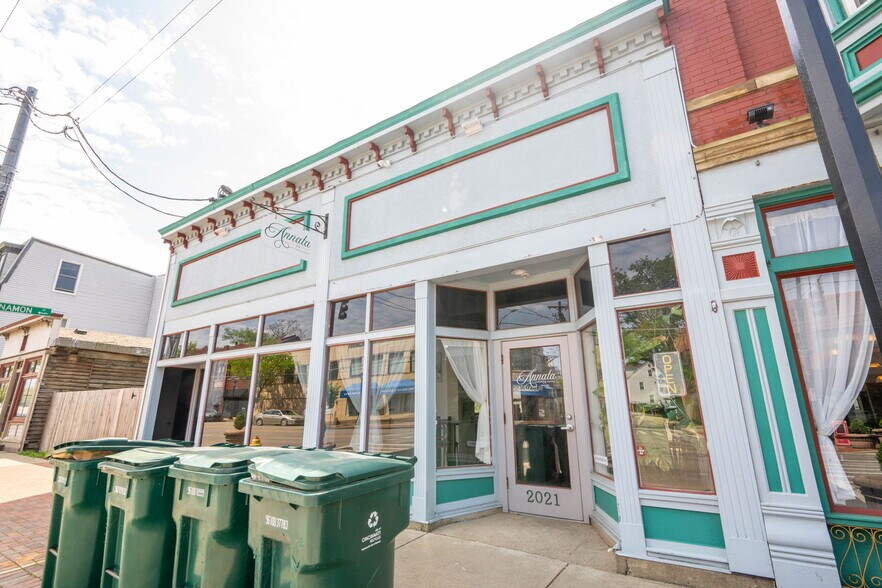 More Photos Of 2015 Madison rd, Cincinnati Storefront Retail Residential For Lease