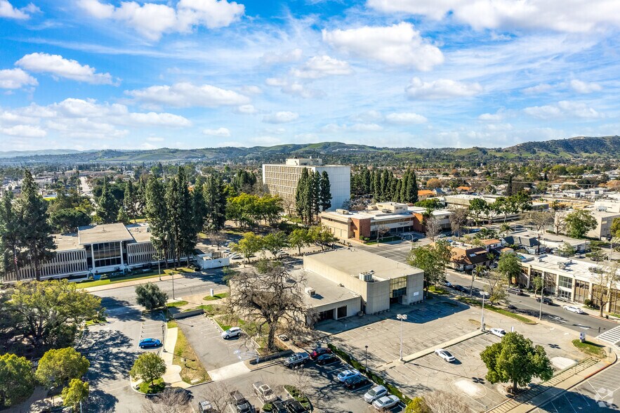 More Photos Of 235-255 W Mission Blvd, Pomona Office For Sale