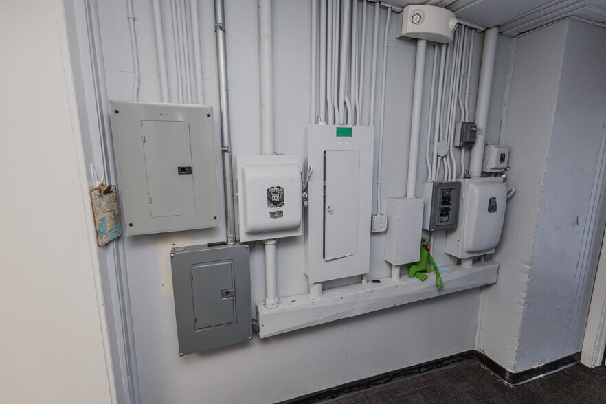 More Photos Of 724 N Main St, Newton Storefront For Sale