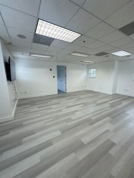 More Photos Of 1661 Sandspur Rd, Maitland Office For Lease