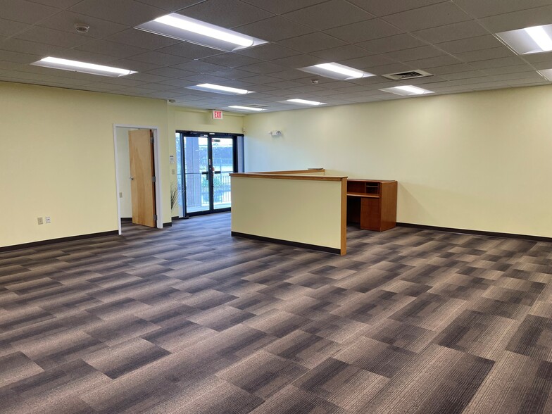 More Photos Of 240 Sargent Dr, New Haven Office For Lease
