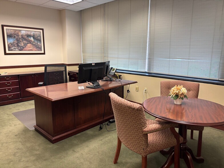 More Photos Of 231-235 N 2nd St, Harrisburg Office For Sale