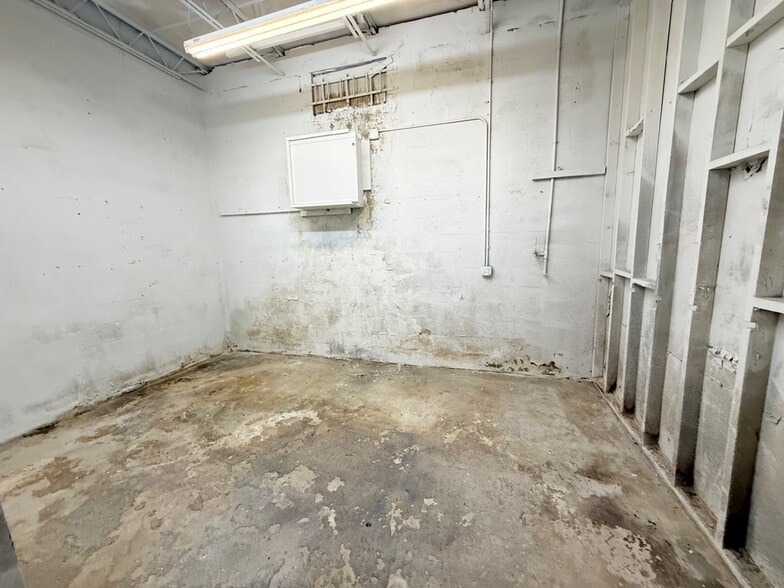 More Photos Of 14020 NW 19th Ave, Miami Warehouse For Sale