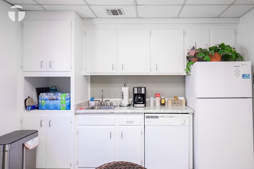 More Photos Of 917-923 Drever St, West Sacramento Office Residential For Sale